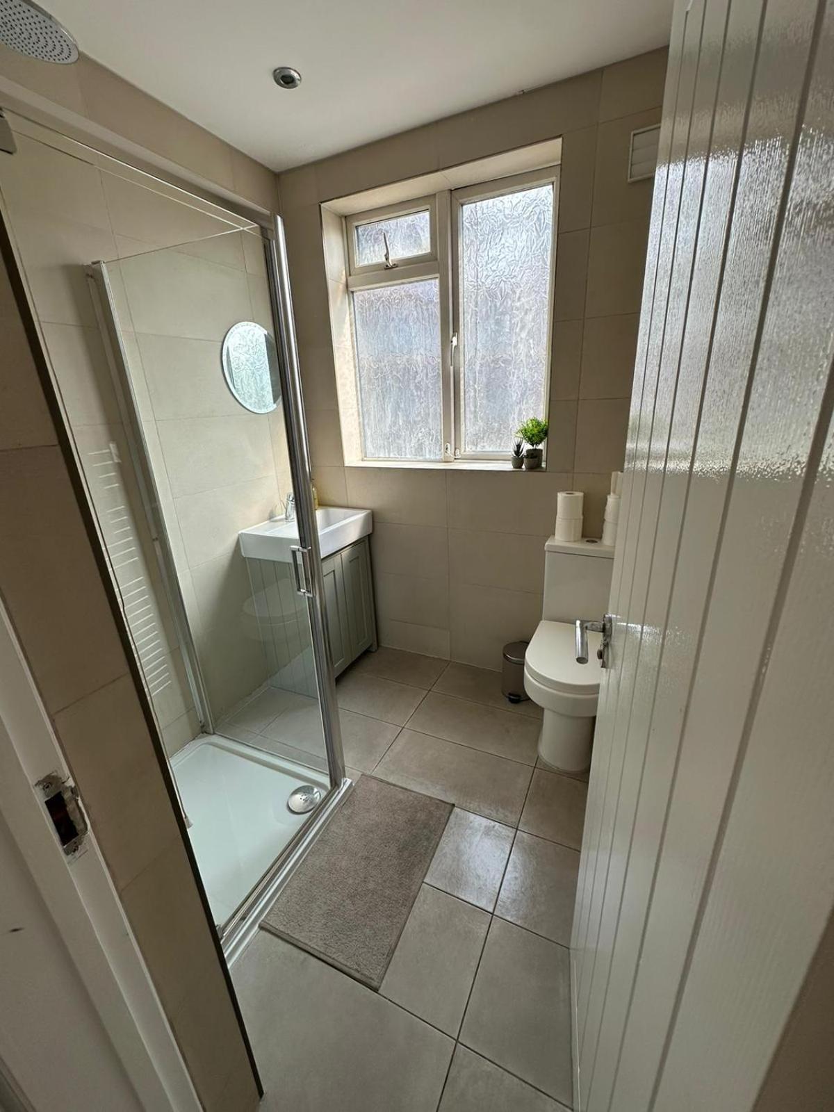 Central & Cozy 3Br Apt - High Chair - Free Parking London Luaran gambar